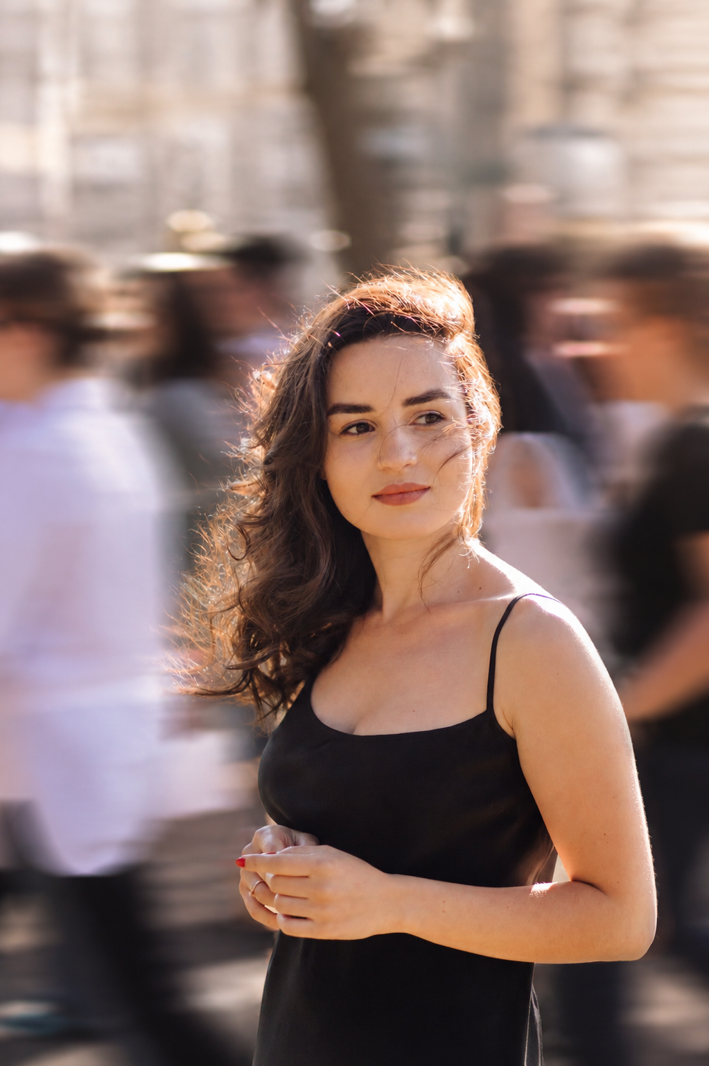 10 Motion Crowd Portrait - Image 1